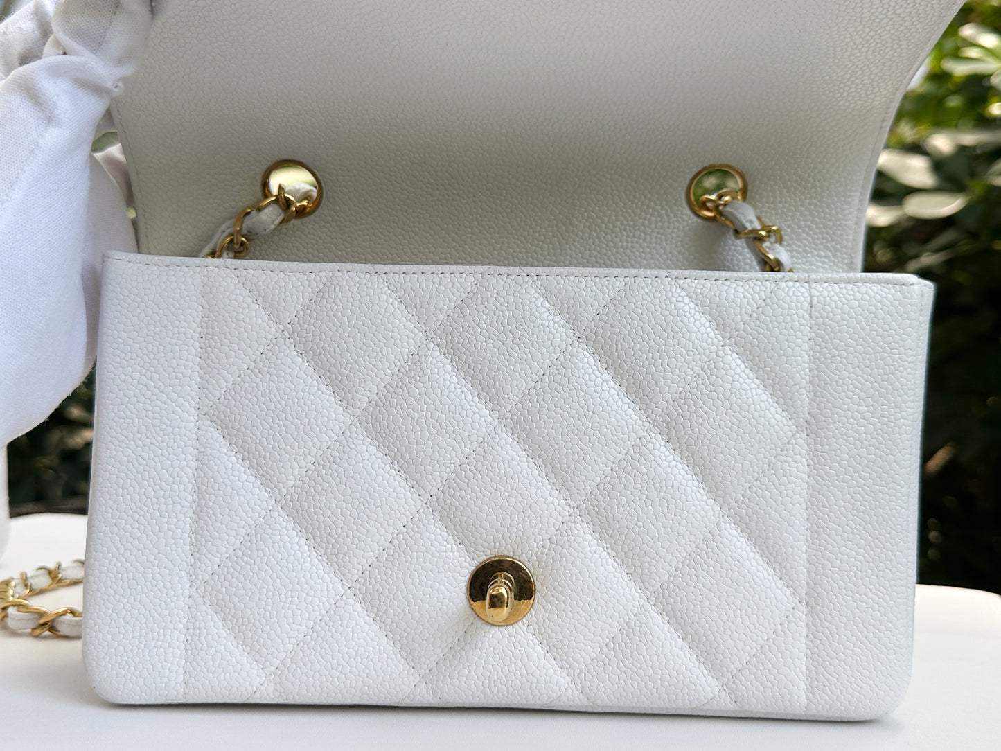 Chanel Vintage Quilted Diana Flap Bag Caviar White 33 holo card
