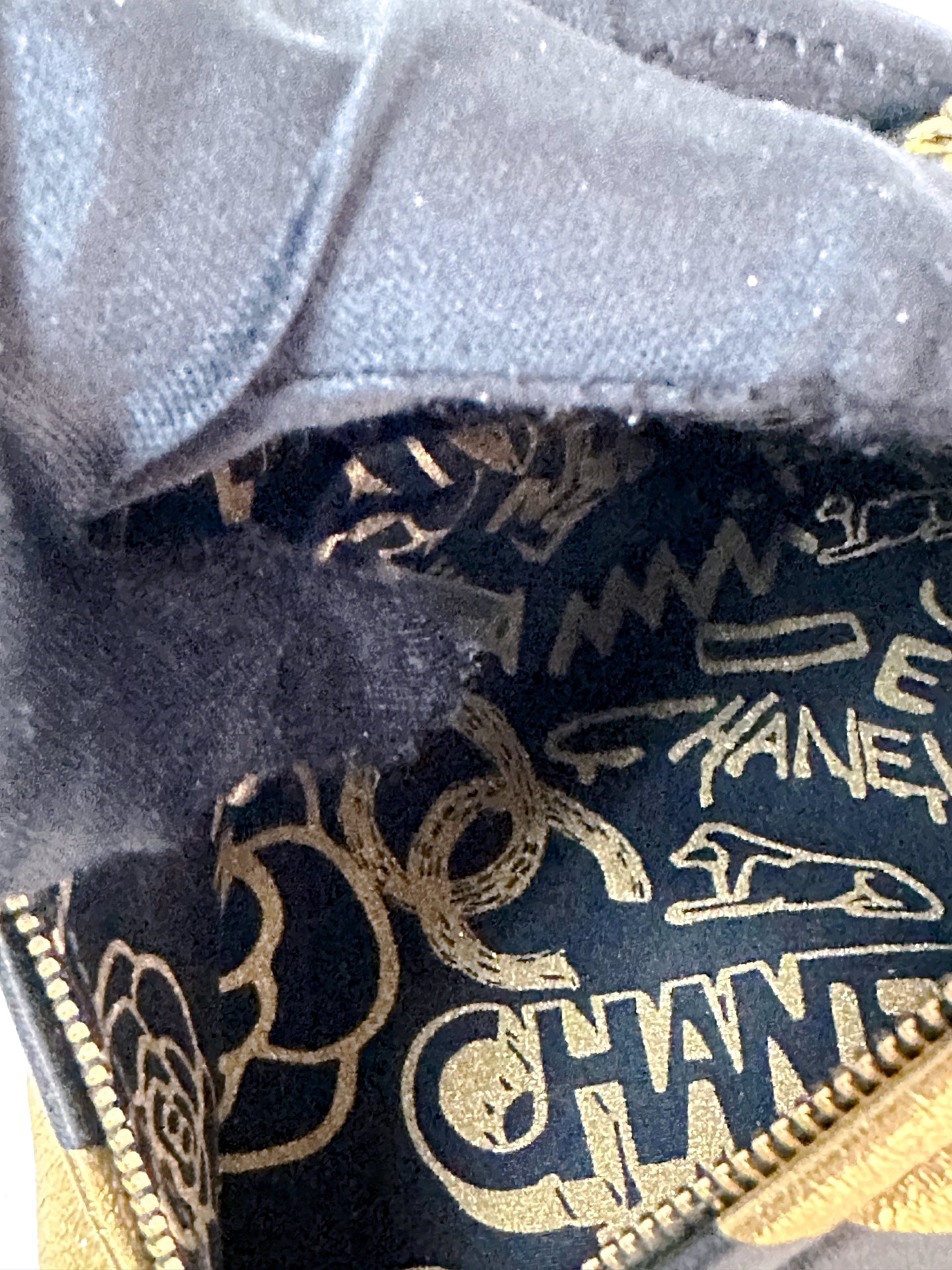 Chanel Metallic Lambskin CC Kheops Pyramid Bag Gold Black 2819 holo card