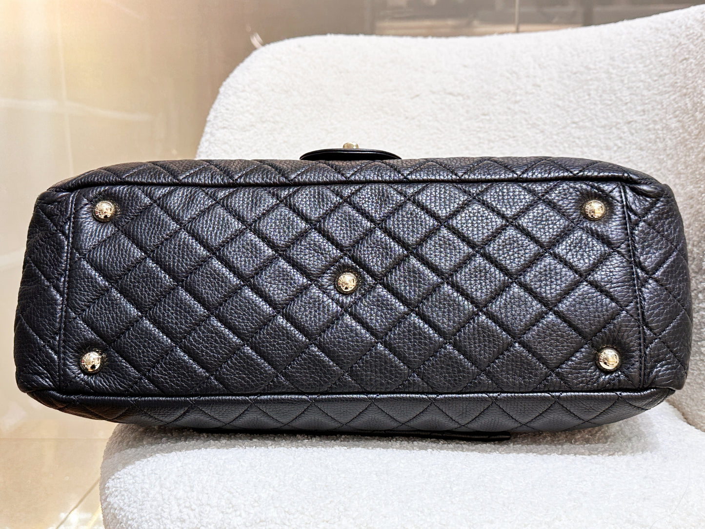 Chanel 2017 Calfskin Quilted XXL Travel Flap shoulder bag Black GHW 2354 holo card