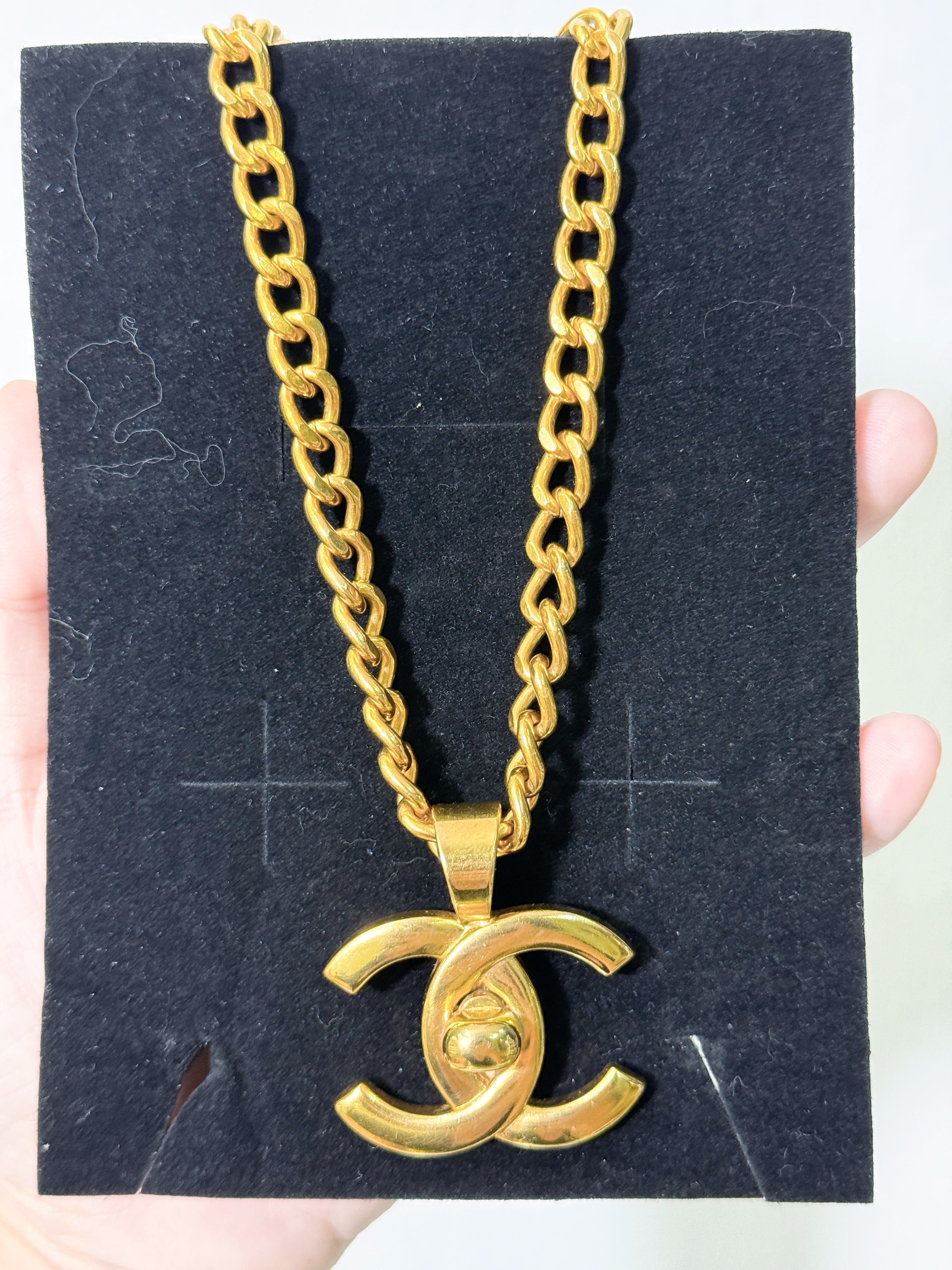 Chanel Turnlock Cocomark 97P Gold Chain Necklace Golden
