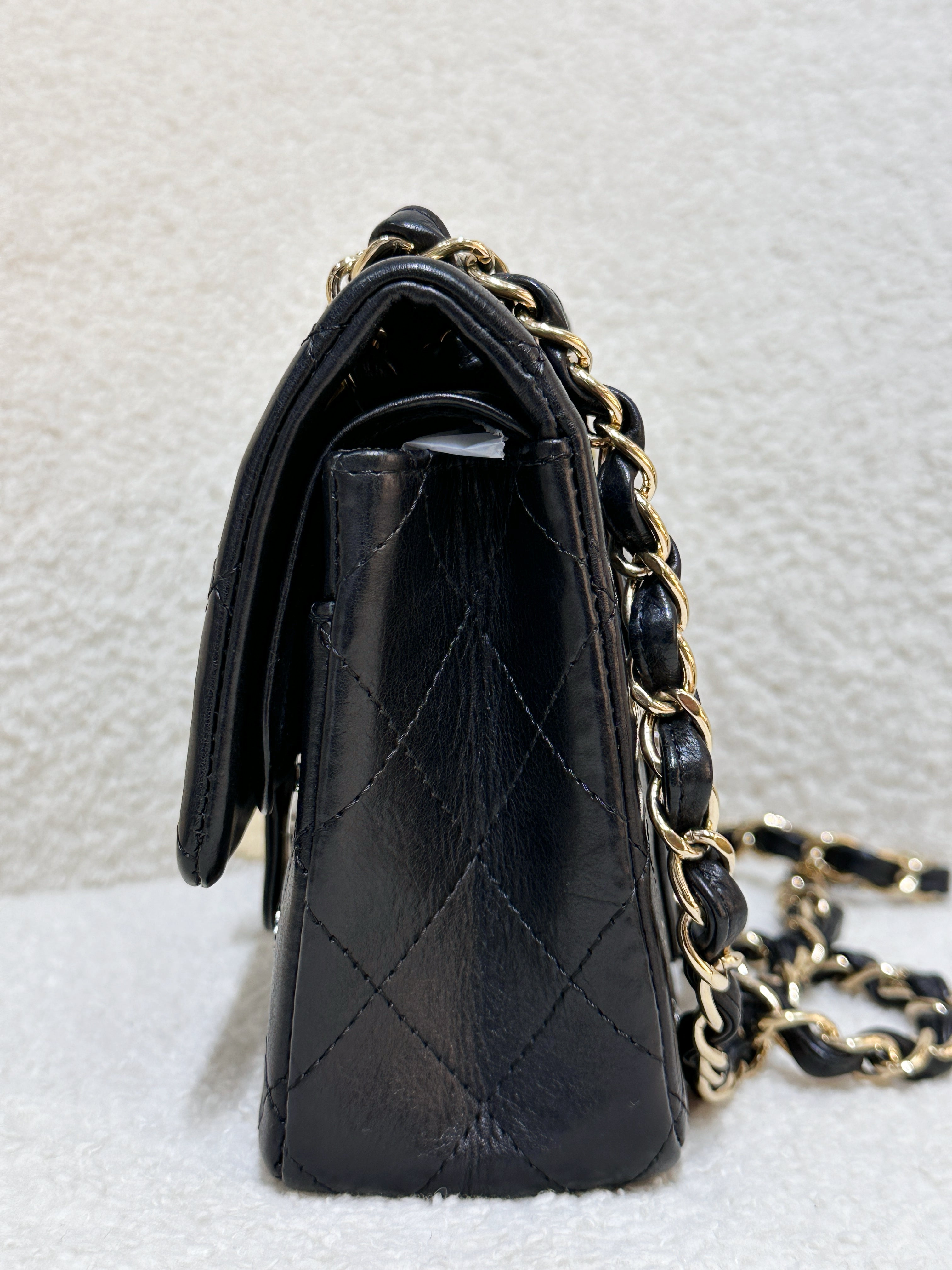 Preloved Authentic 
ChanelBlack Quilted Calfskin 2.55 Reissue 224 Punk CC Charm Flap Gold Hardware, 2007