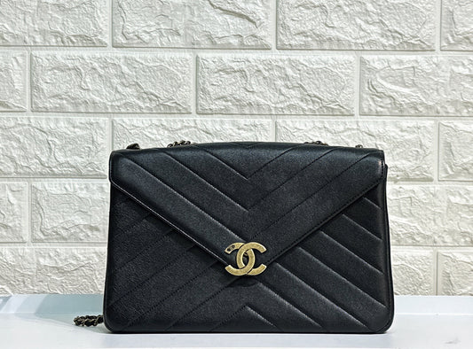 CHANEL Chevron Quilted Medium Envelope Flap Black