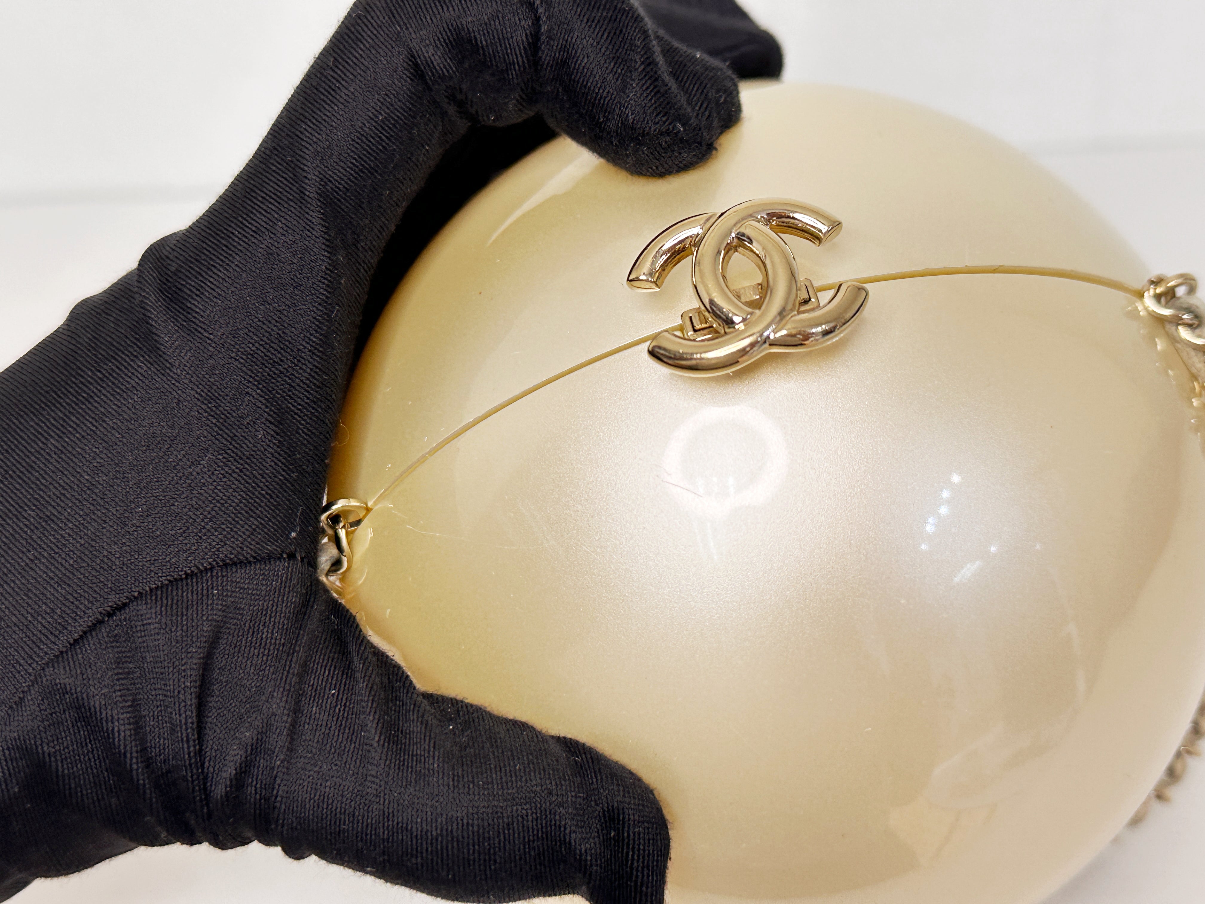 Chanel 15C Round Pearl Plexiglass Minaudiere