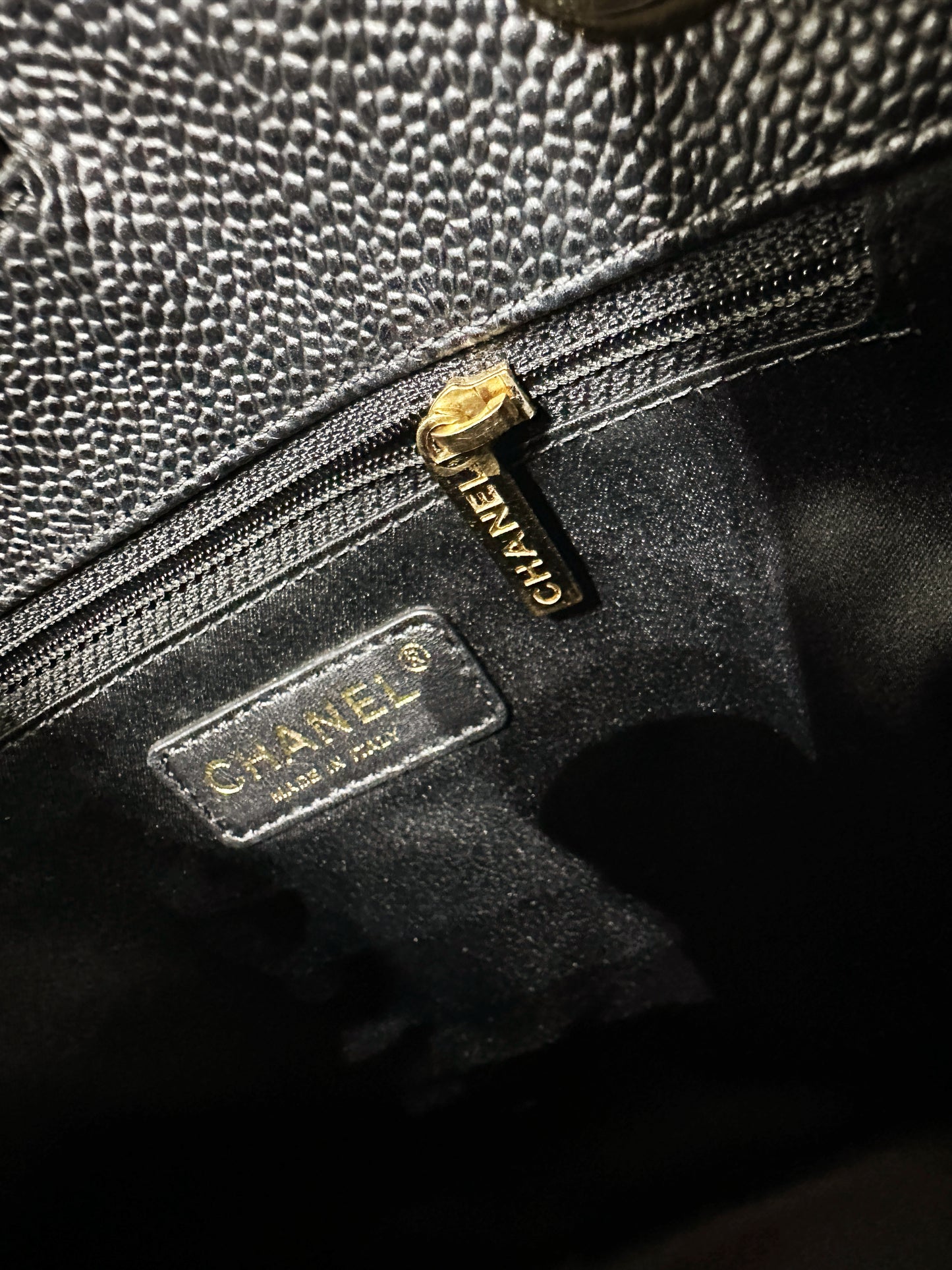 Chanel Caviar Quilted Petit Shopping Tote PST Black GHW 1608 holo card