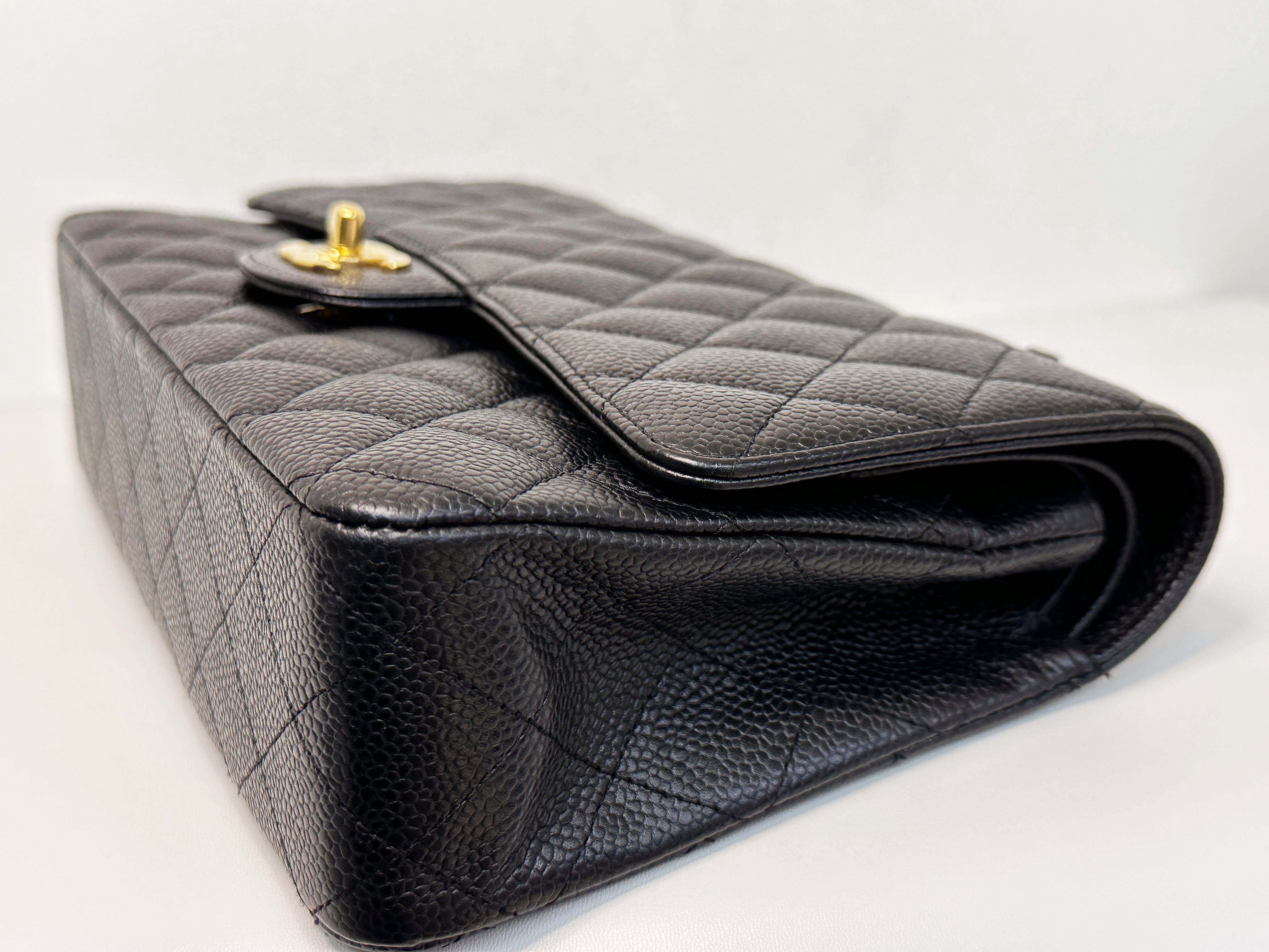 PPreloved Authentic Chanel Vintage  Classic Double Flap Medium Shoulder Bag Black Caviar 24k GHW