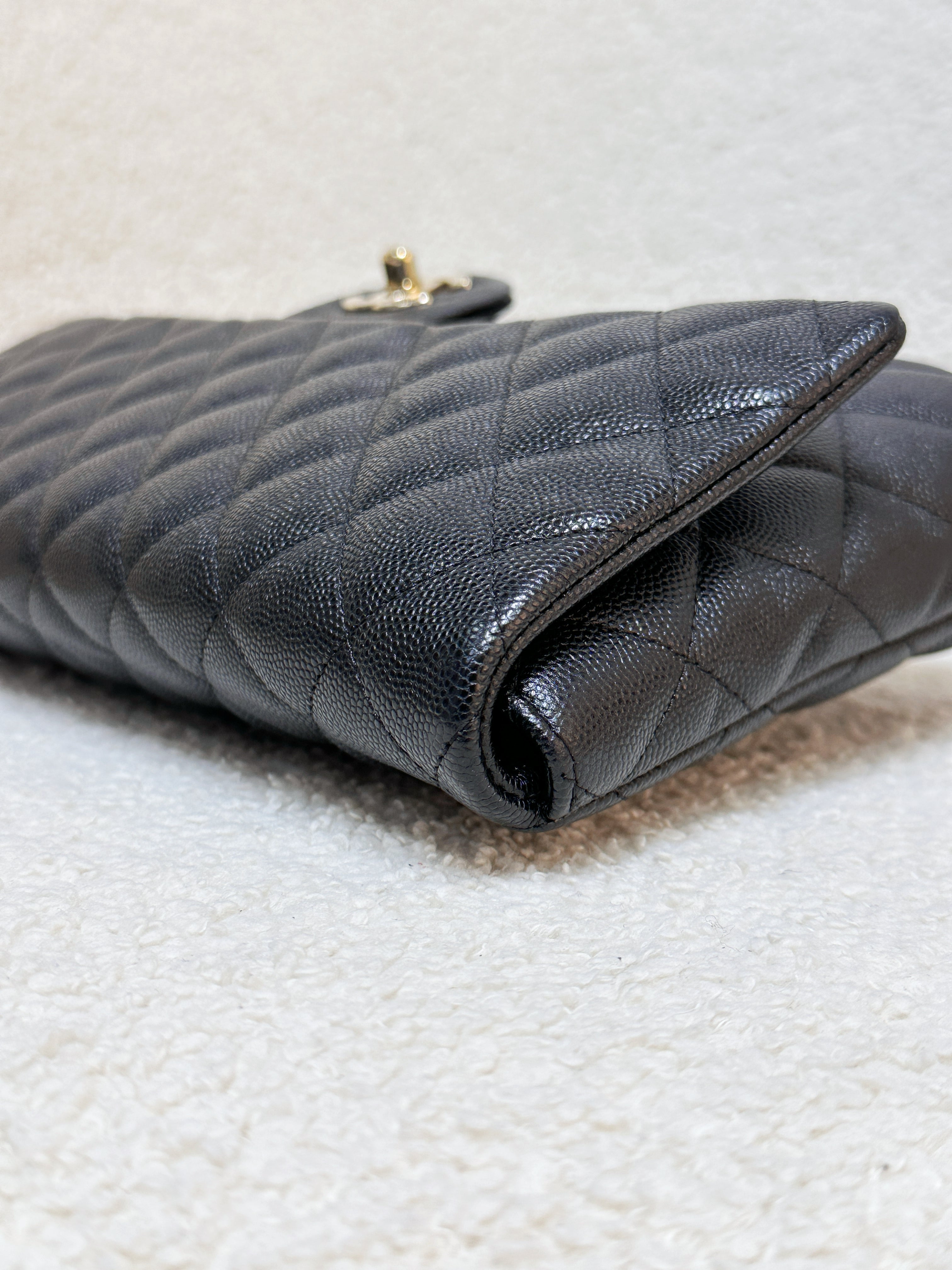 Chanel Quilted Caviar Classic Clutch GHW Black 2645 holo card