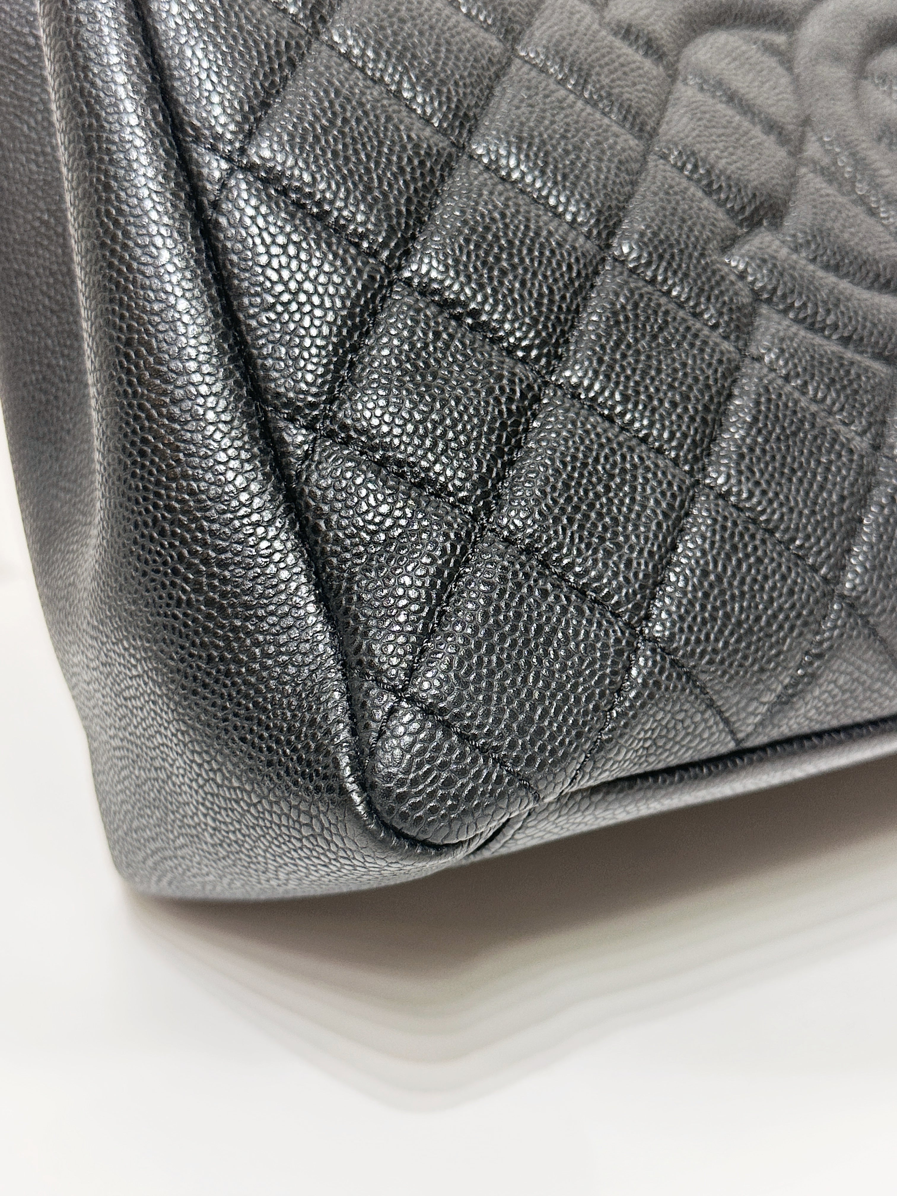 Chanel Caviar Grand Shopping Tote GST Black GHW 1640 holo card