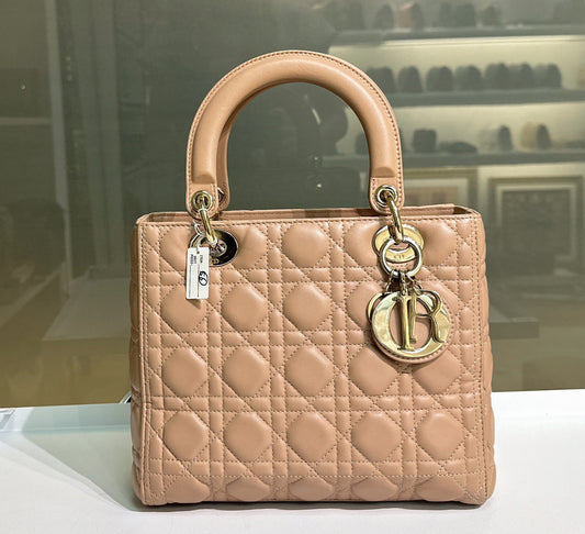 Medium Lady Dior Bag
Milk Cannage Lambskin