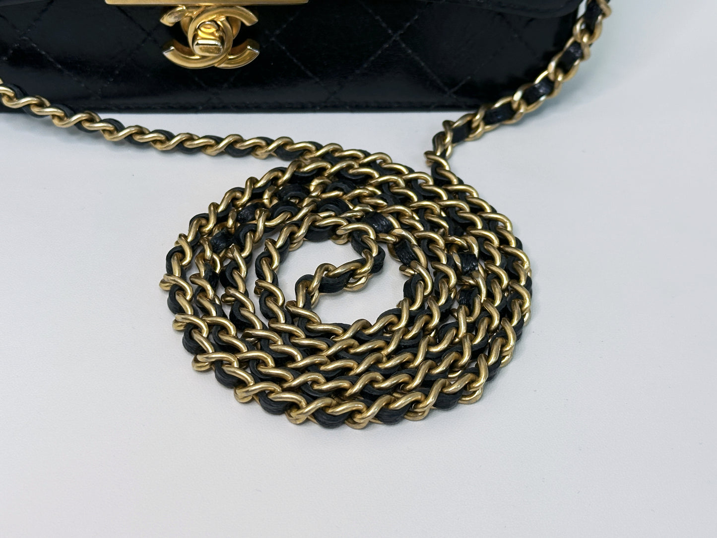 Chanel Golden Class Wallet on Chain Black 2650 holo card