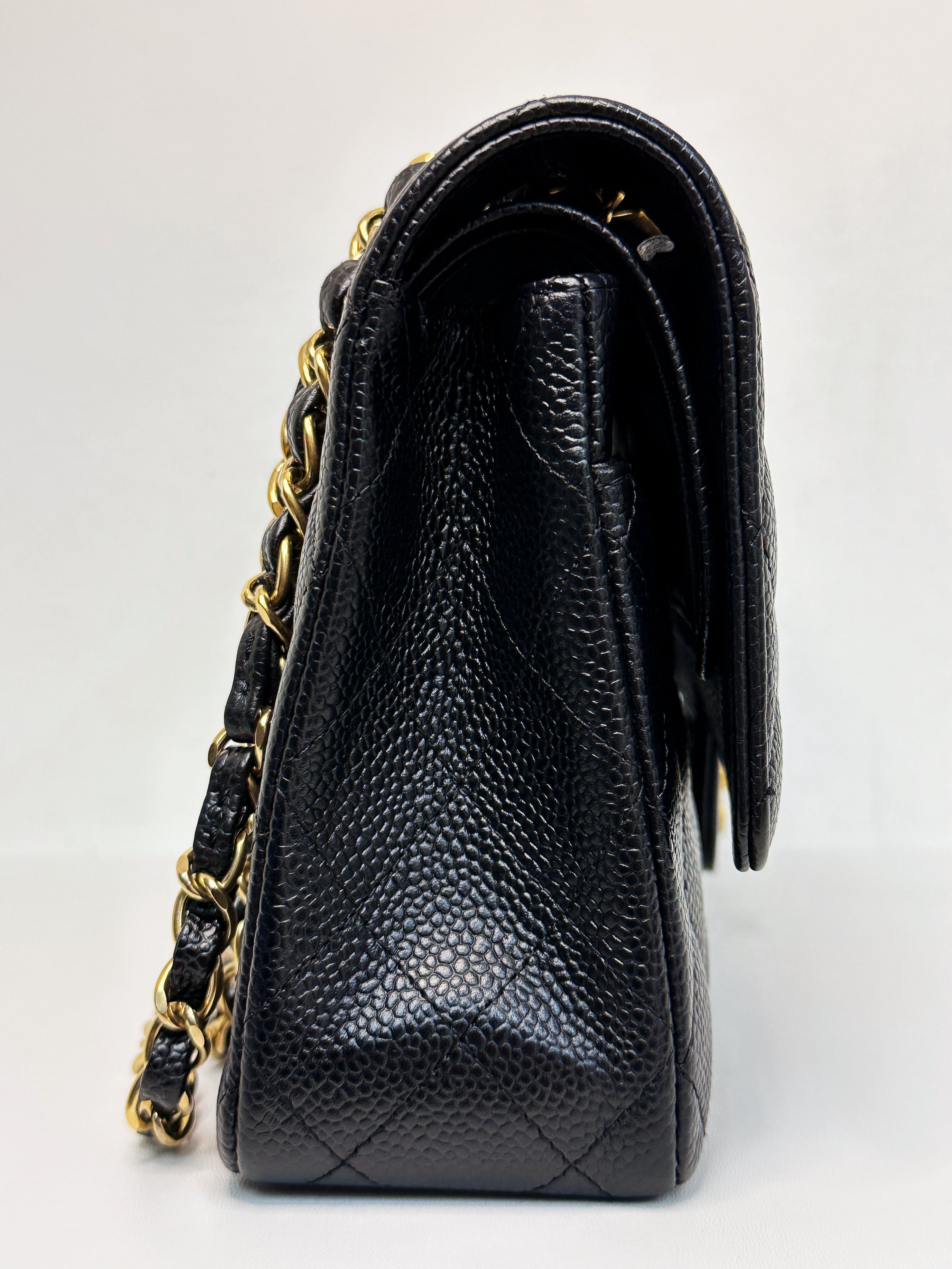 PPreloved Authentic Chanel Vintage  Classic Double Flap Medium Shoulder Bag Black Caviar 24k GHW