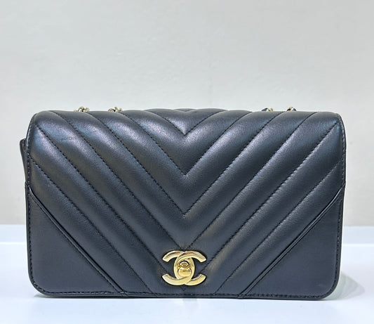 CHANEL Calfskin Chevron Quilted Mini Statement Flap Black