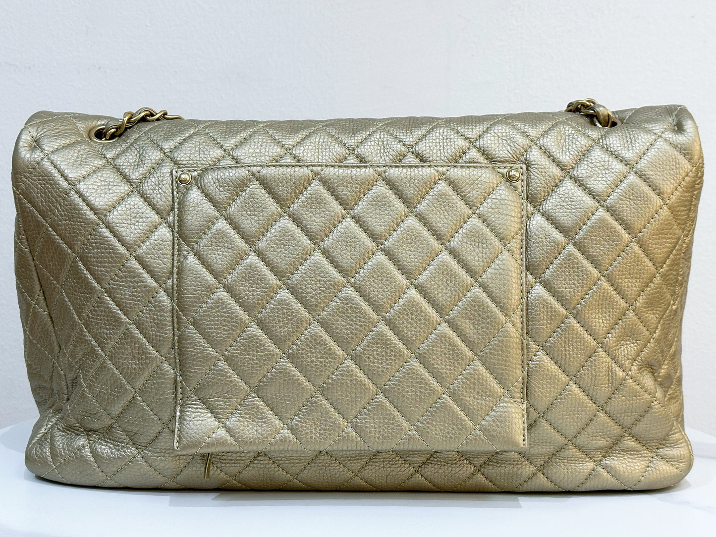 Chanel 2018 Calfskin Quilted XXL Travel Flap shoulder bag Metallic Gold GHW 2510 holo card