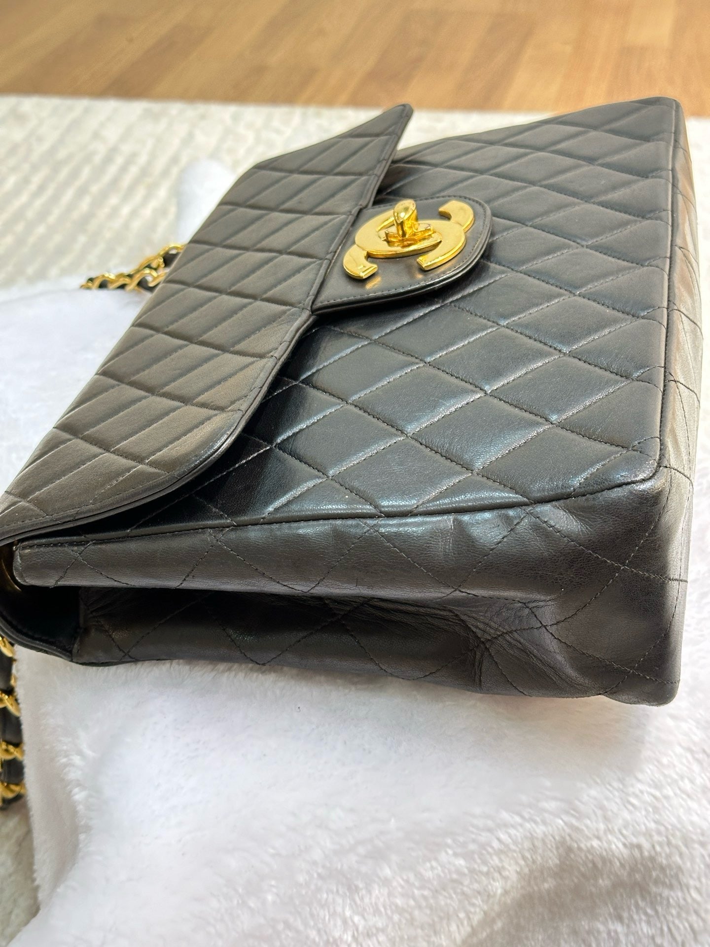 Chanel Lambskin Jumbo Black Vintage Classic Single Flap GHW