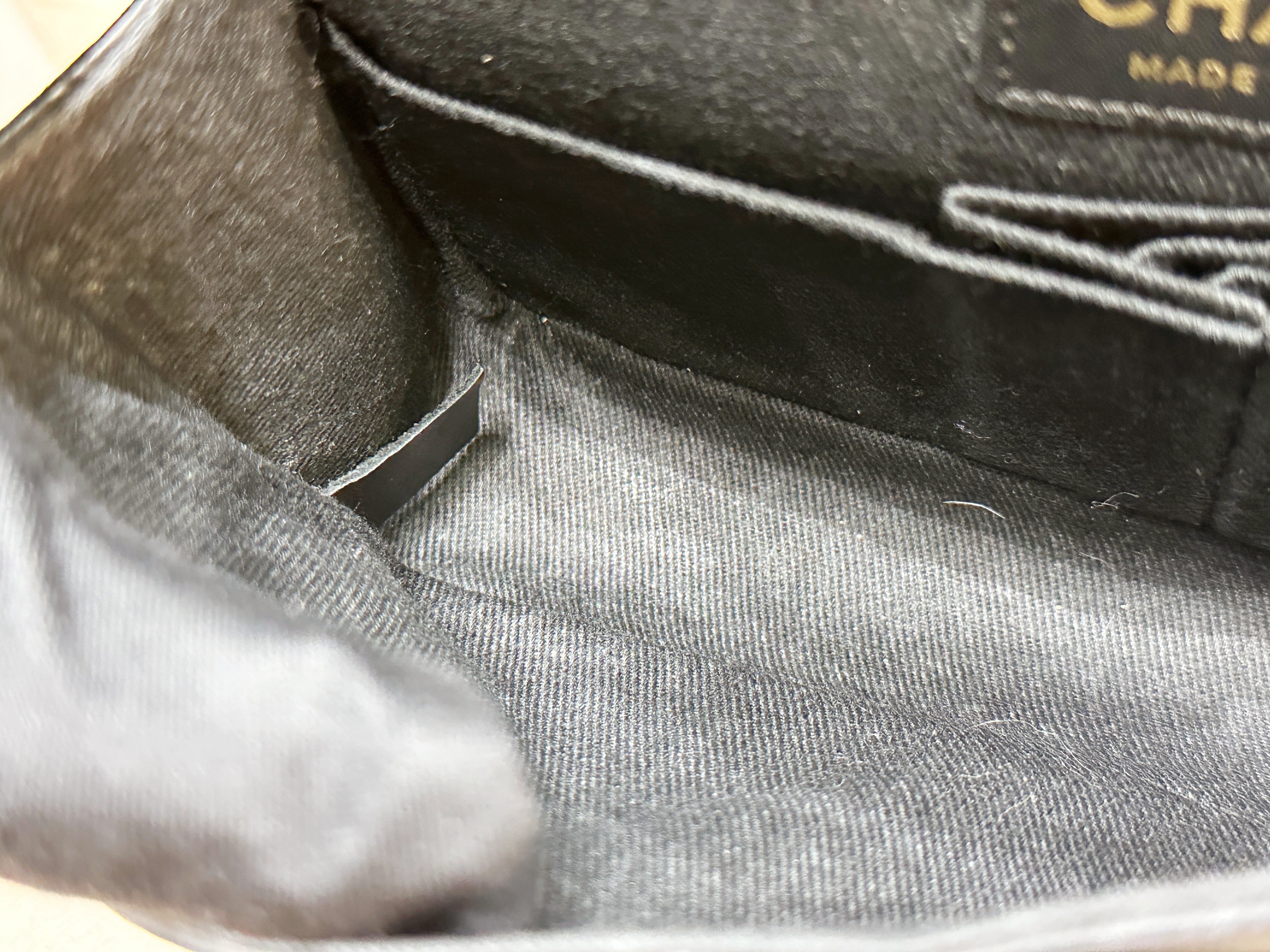 Preloved Authentic 
ChanelBlack Quilted Calfskin 2.55 Reissue 224 Punk CC Charm Flap Gold Hardware, 2007