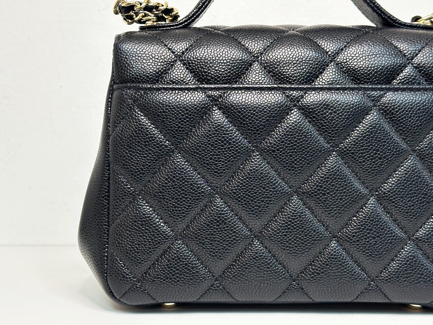 Chanel Caviar Quilted Small Business Affinity Flap Black E04A microchip