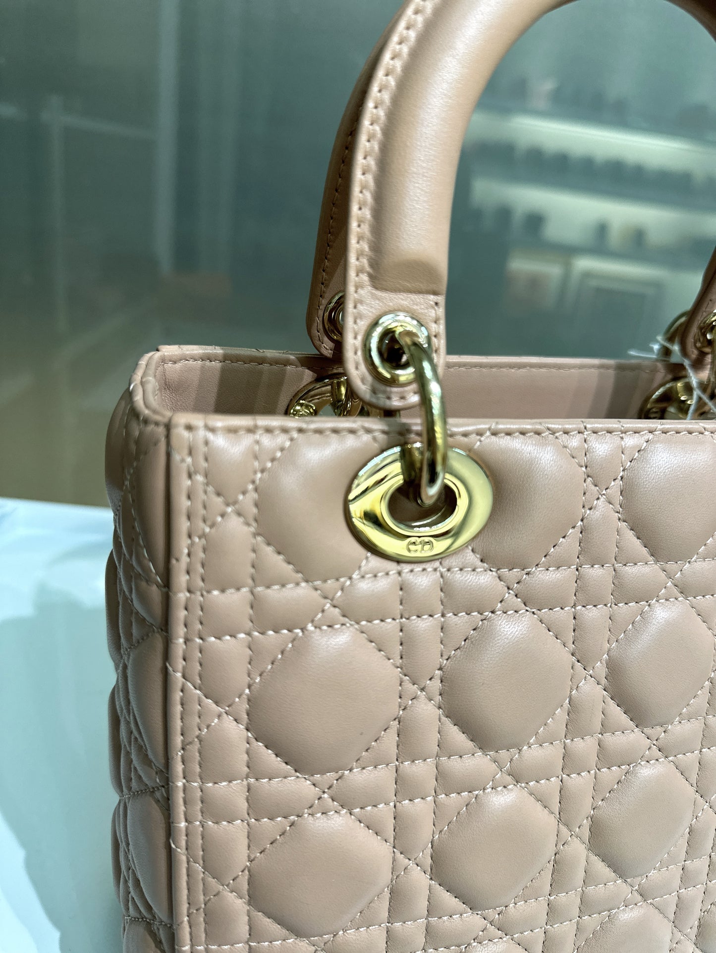 Medium Lady Dior Bag
Milk Cannage Lambskin