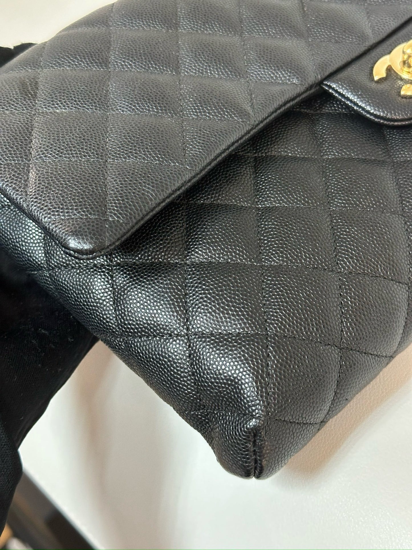 Chanel Quilted Caviar Classic Clutch GHW Black 2657 holo card