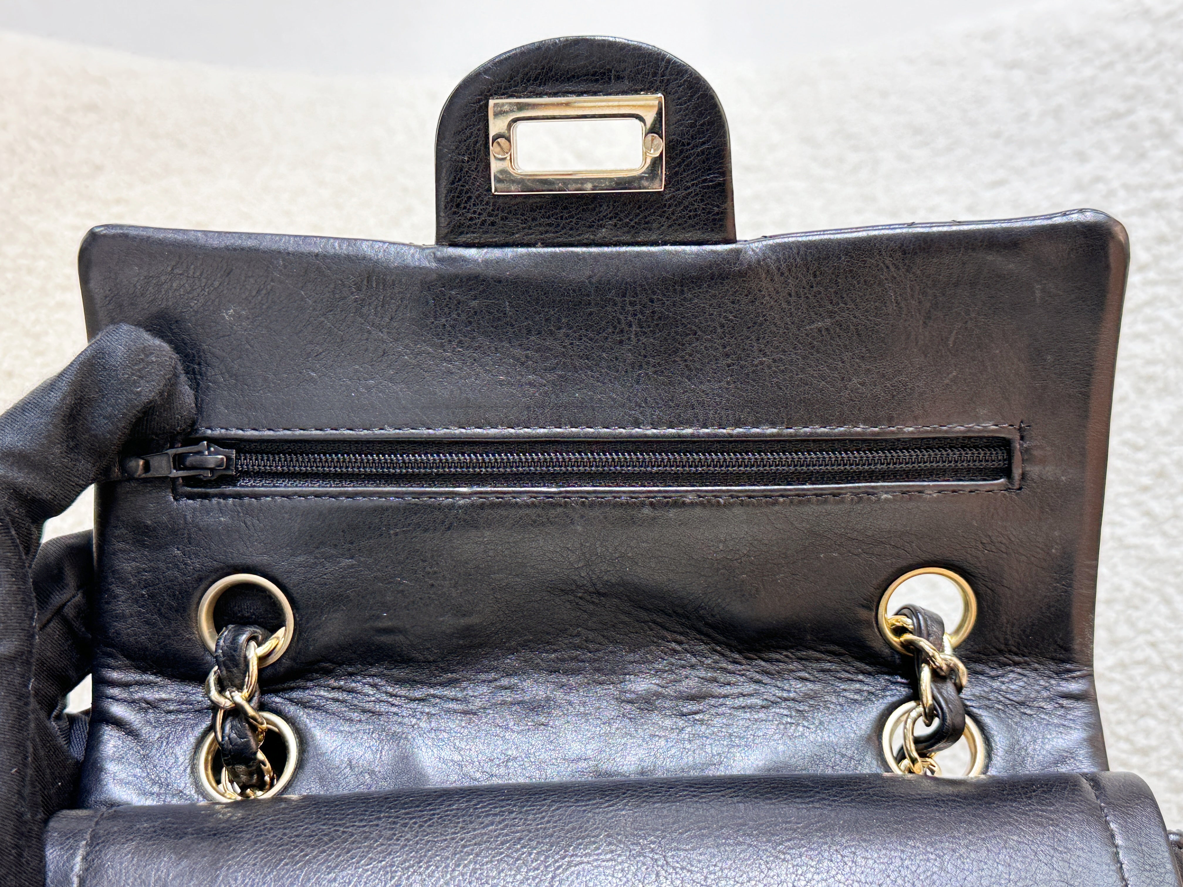 Preloved Authentic 
ChanelBlack Quilted Calfskin 2.55 Reissue 224 Punk CC Charm Flap Gold Hardware, 2007