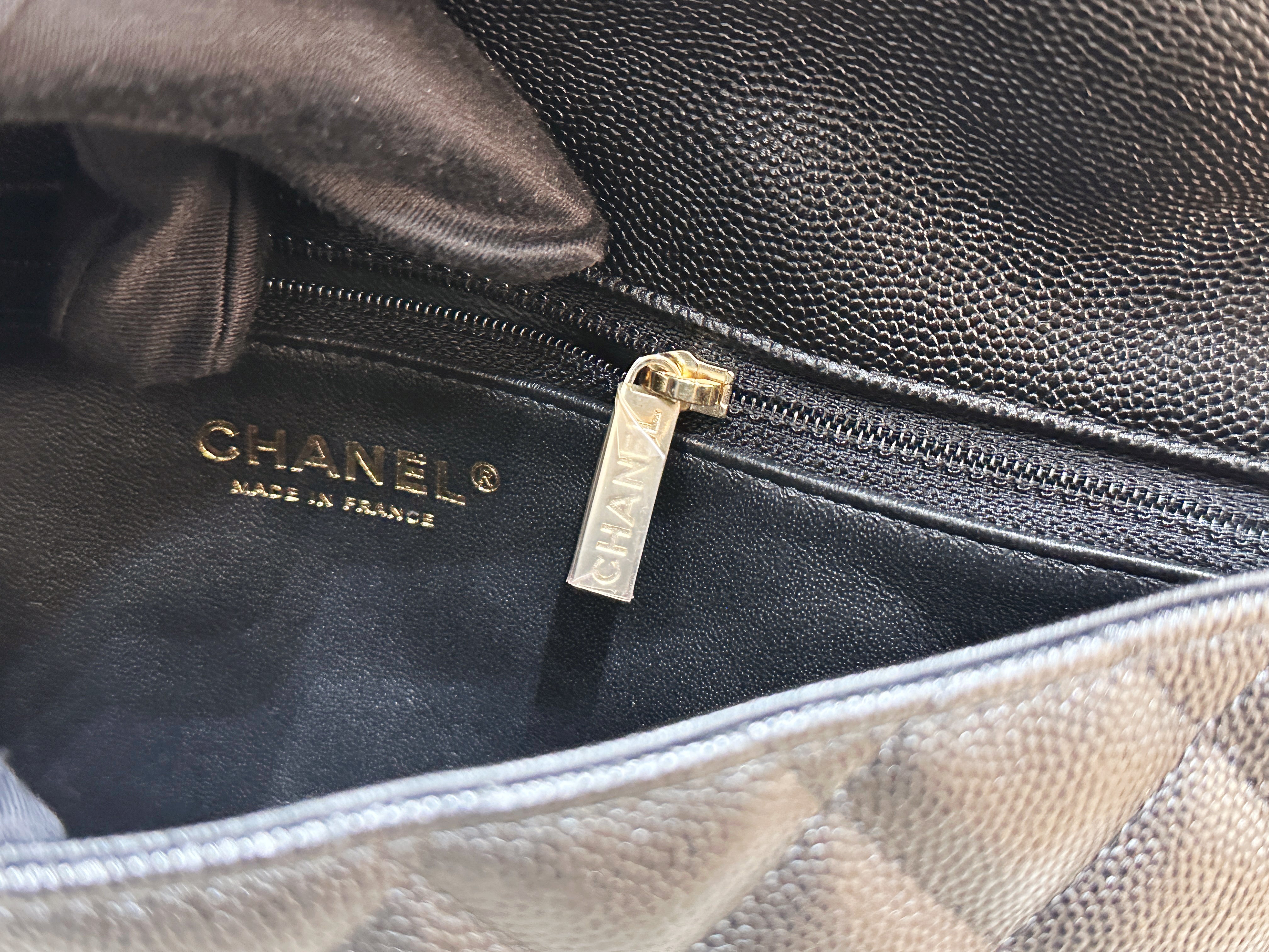 Chanel Quilted Caviar Classic Clutch GHW Black 2645 holo card