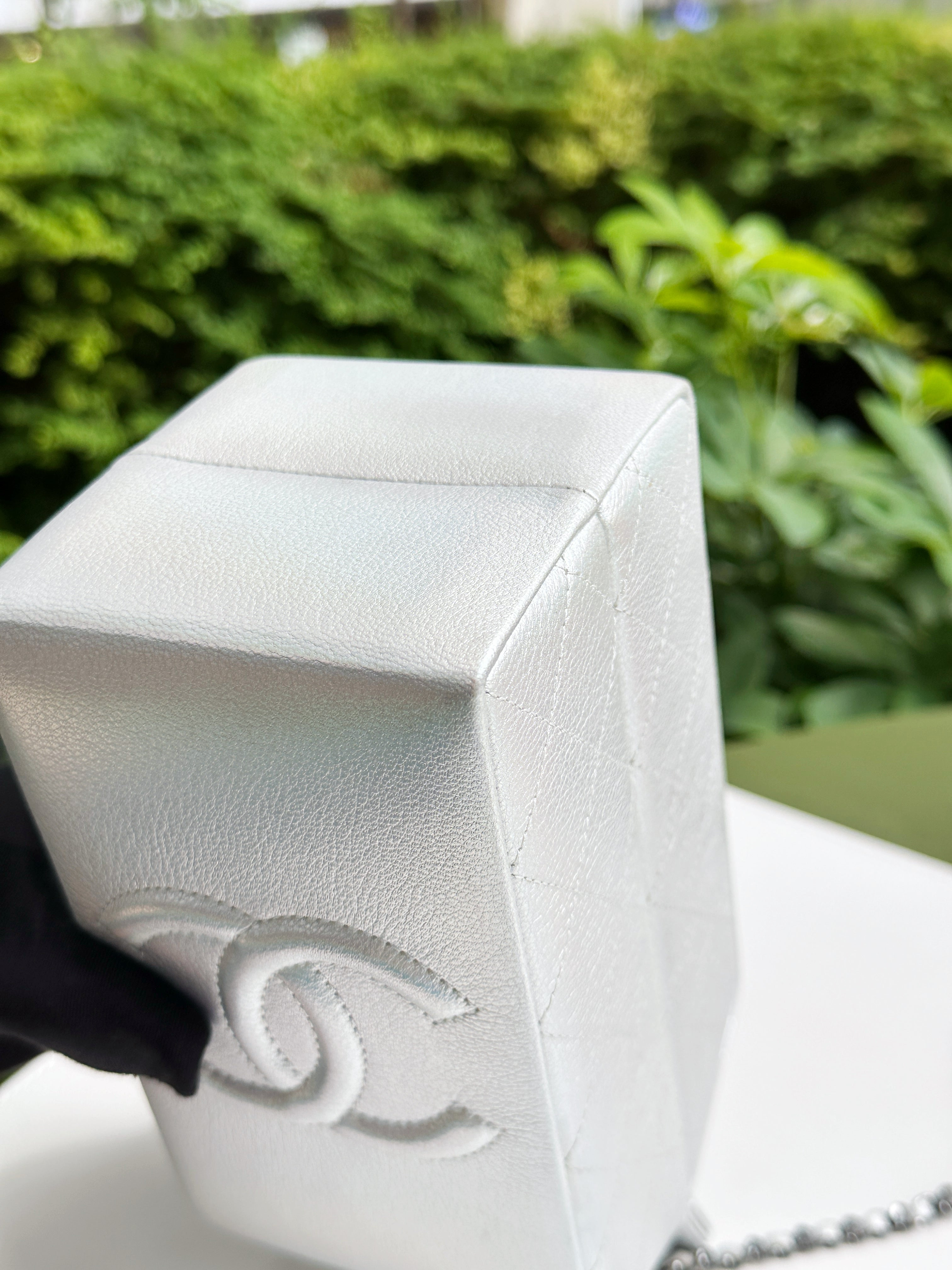 Preloved Authentic CHANEL RARE LIMITED EDITION LAIT DE COCO MILK CARTON BAG 2014