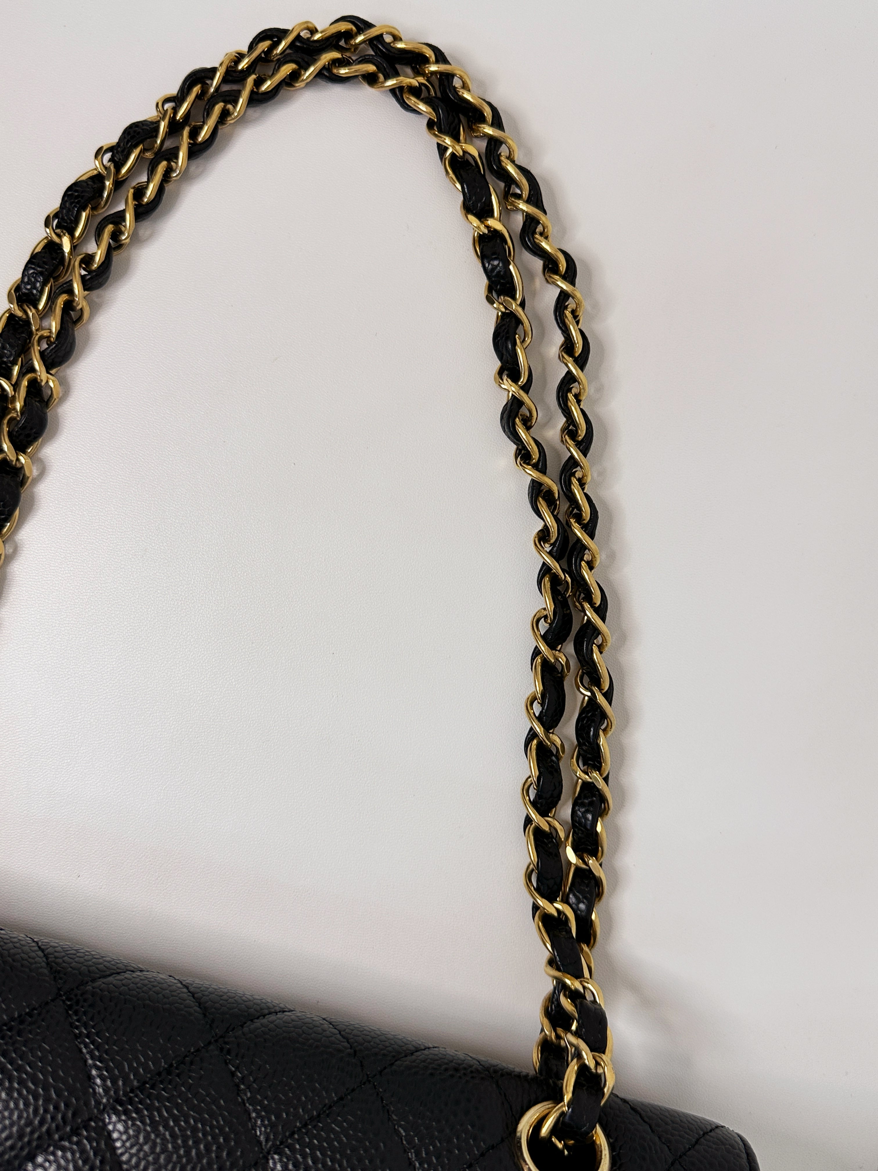 PPreloved Authentic Chanel Vintage  Classic Double Flap Medium Shoulder Bag Black Caviar 24k GHW
