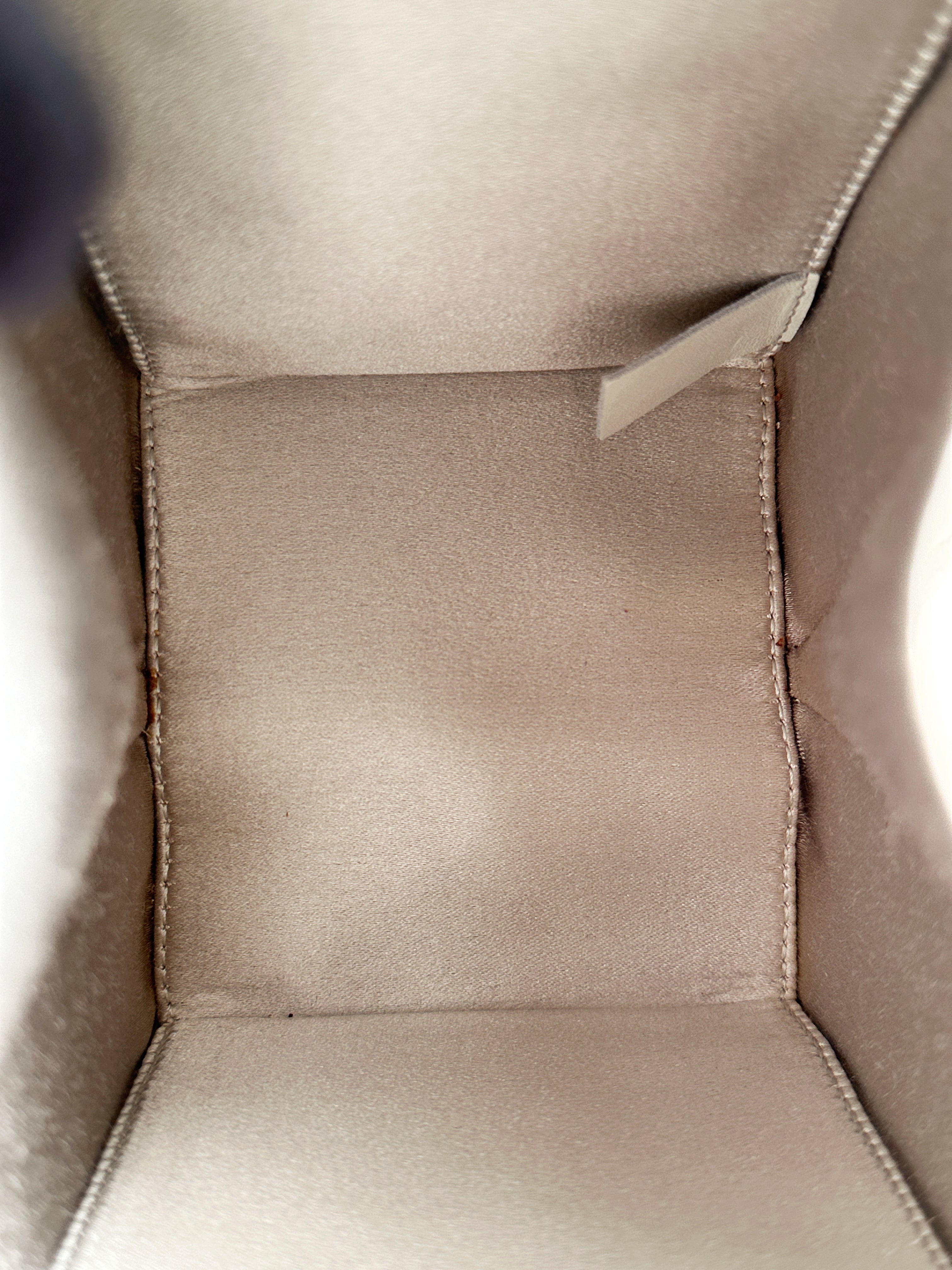 Preloved Authentic CHANEL RARE LIMITED EDITION LAIT DE COCO MILK CARTON BAG 2014