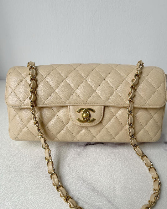 Chanel Classic Vintage Clutch East-west in Beige Color